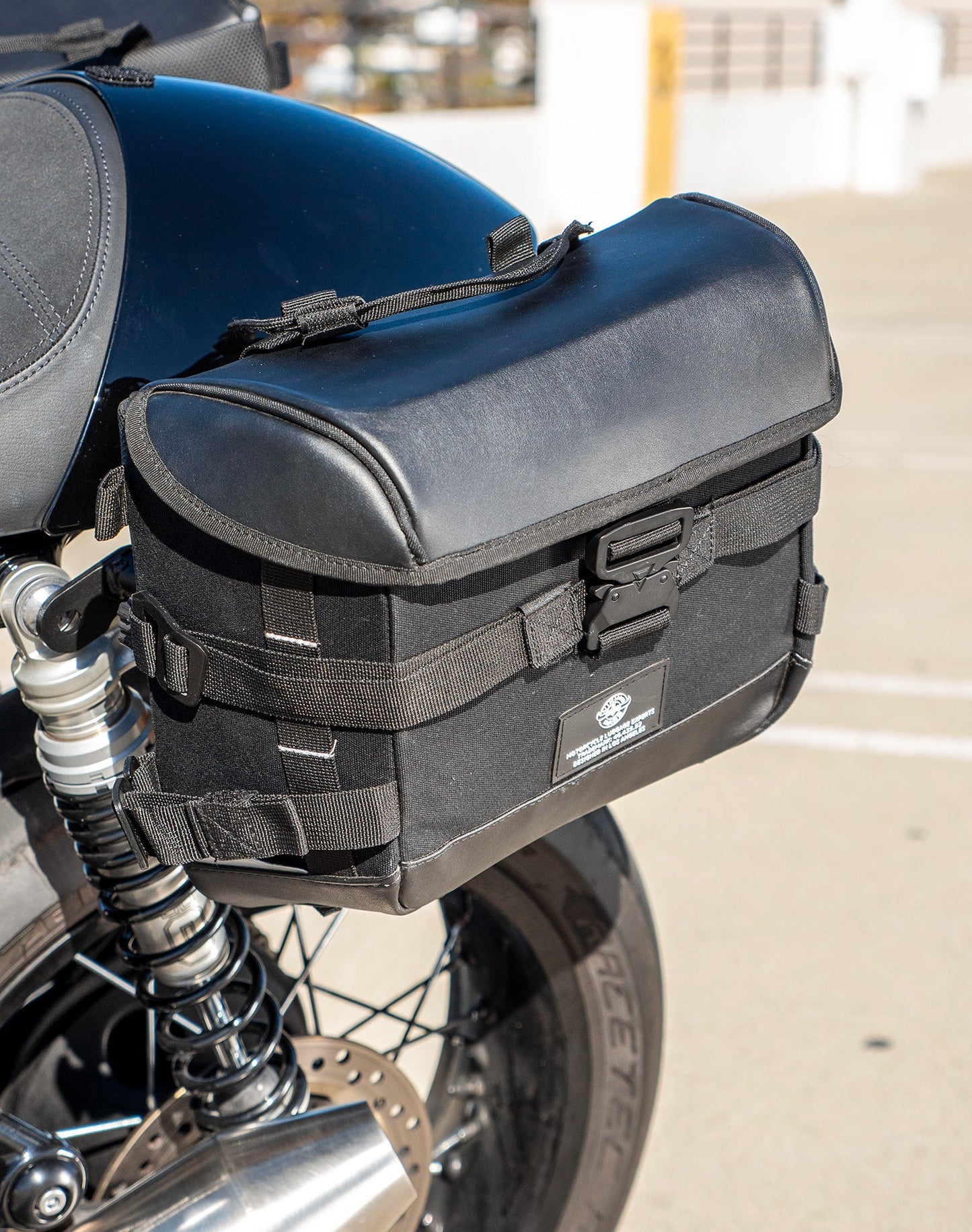 10L - Incognito Quick Mount Small Triumph Thruxton RS Solo Alforja (Left Only)