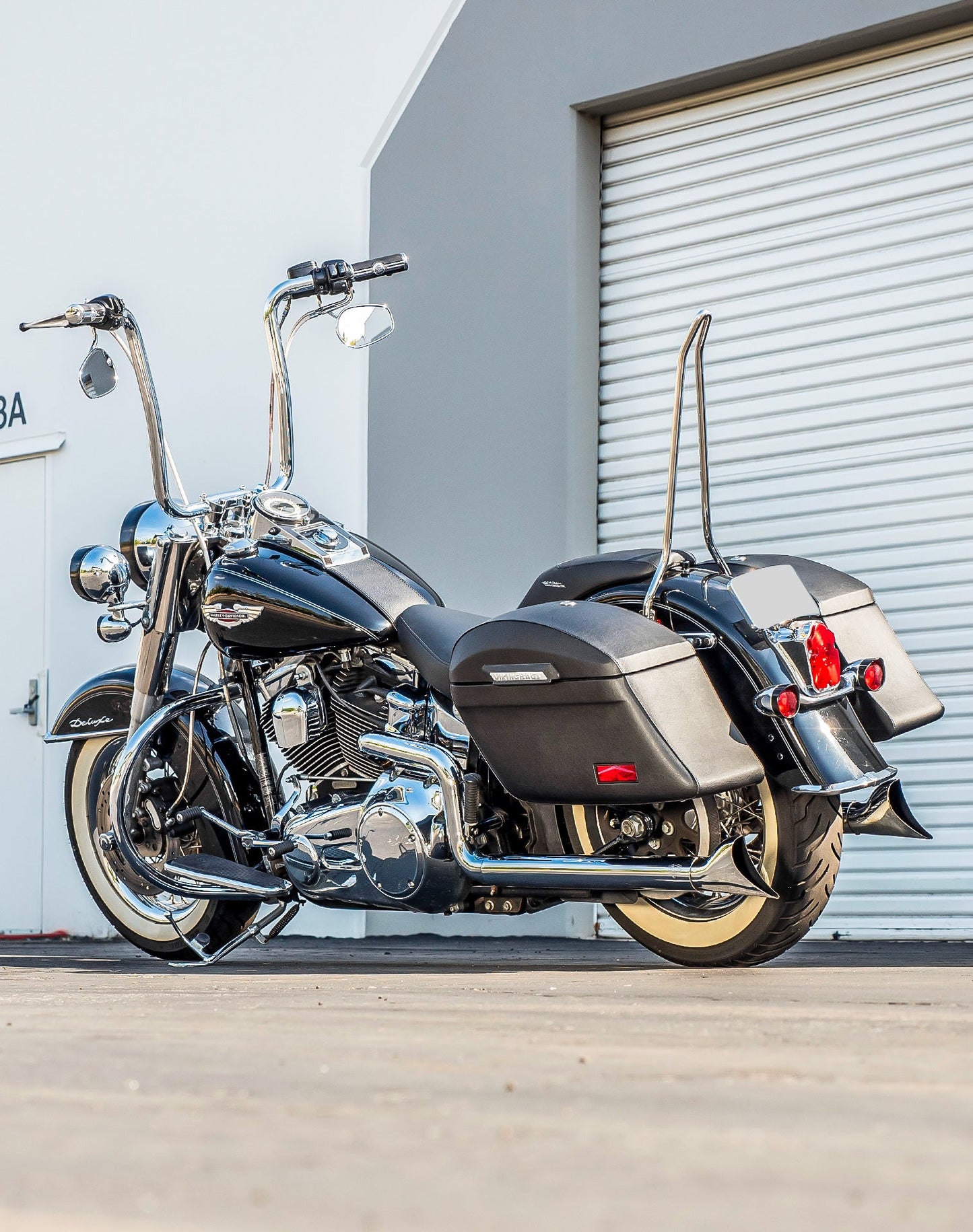 44L - Lamellar Stallion Extra Large Leather Covered Motocicleta Hard Alforjas para Harley Softail Deluxe FLSTN/I