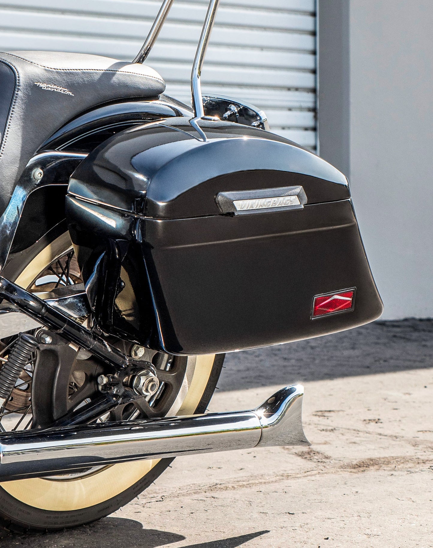 44L - Lamellar Stallion Extra Large Painted Motocicleta Hard Alforjas para Harley Softail Deluxe FLSTN/I