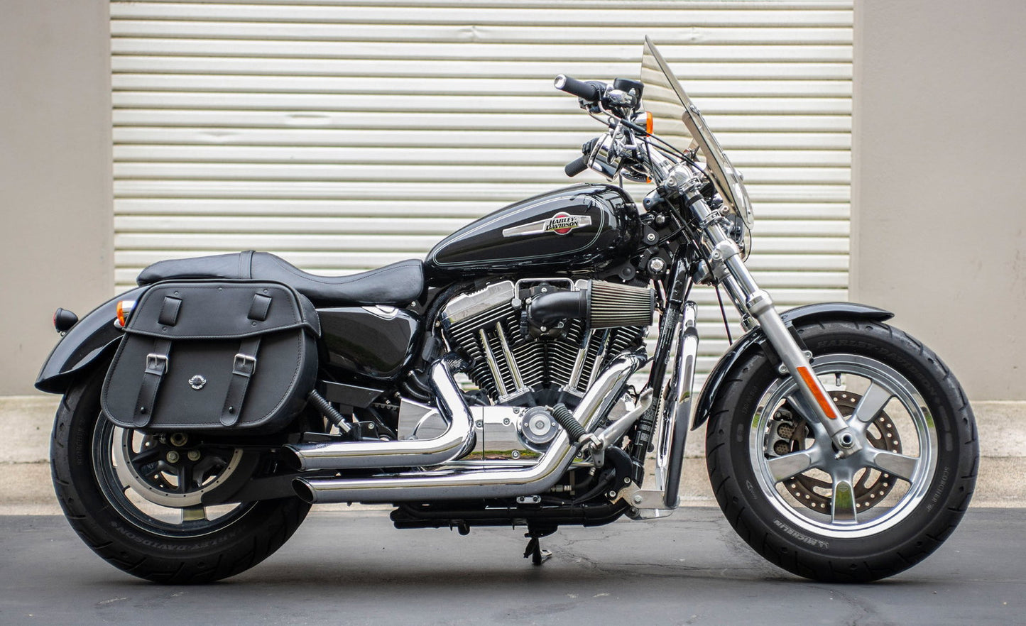 25L - Arch Large Shock Cutout Leather Motocicleta Alforjas para Harley Sportster 1200 Custom XL1200C/XLH1200C