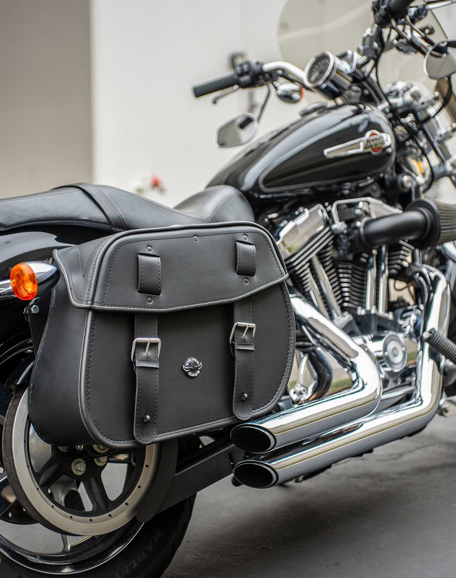 25L - Arch Large Shock Cutout Leather Motocicleta Alforjas para Harley Sportster 1200 Custom XL1200C/XLH1200C