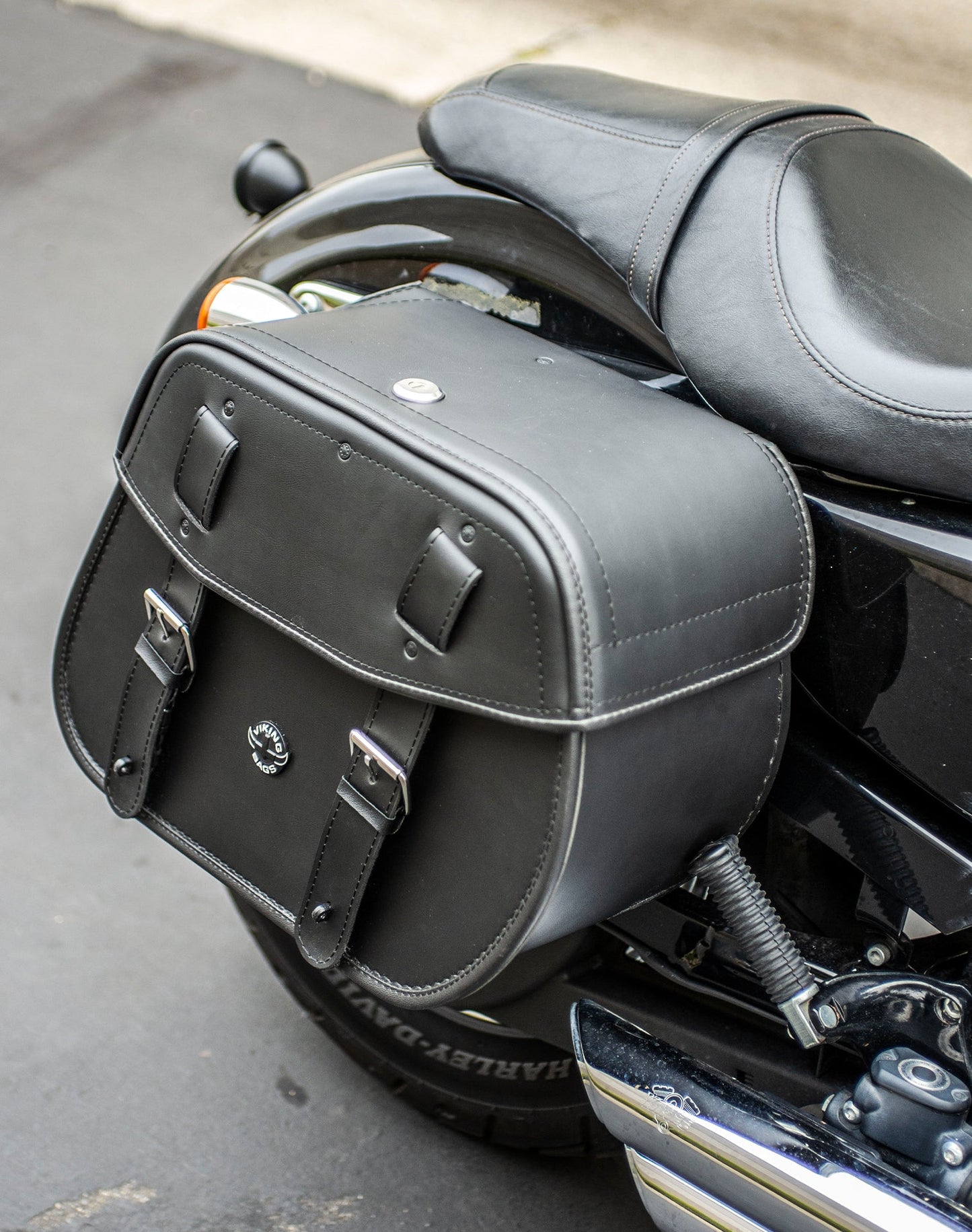 25L - Arch Large Shock Cutout Leather Motocicleta Alforjas para Harley Sportster 1200 Custom XL1200C/XLH1200C