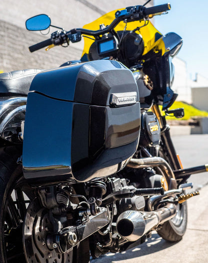 36L - Lamellar Raven Extra Large Shock Cut-out Painted Hard Alforjas para Harley Dyna Street Bob FXDB/I