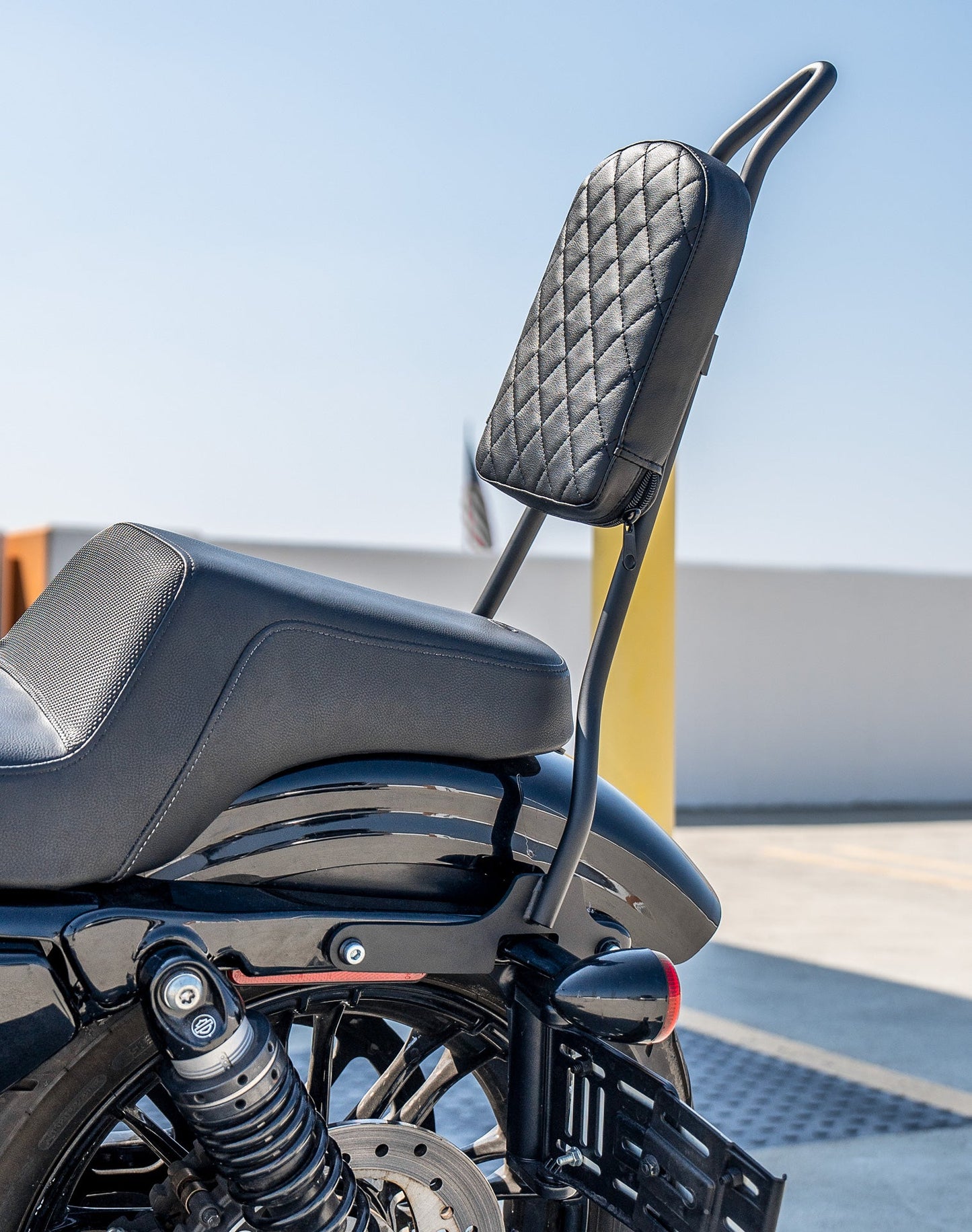 Viking Iron Born Diamond Stitch Leather Tall Motocicleta Pad para Sissy bar