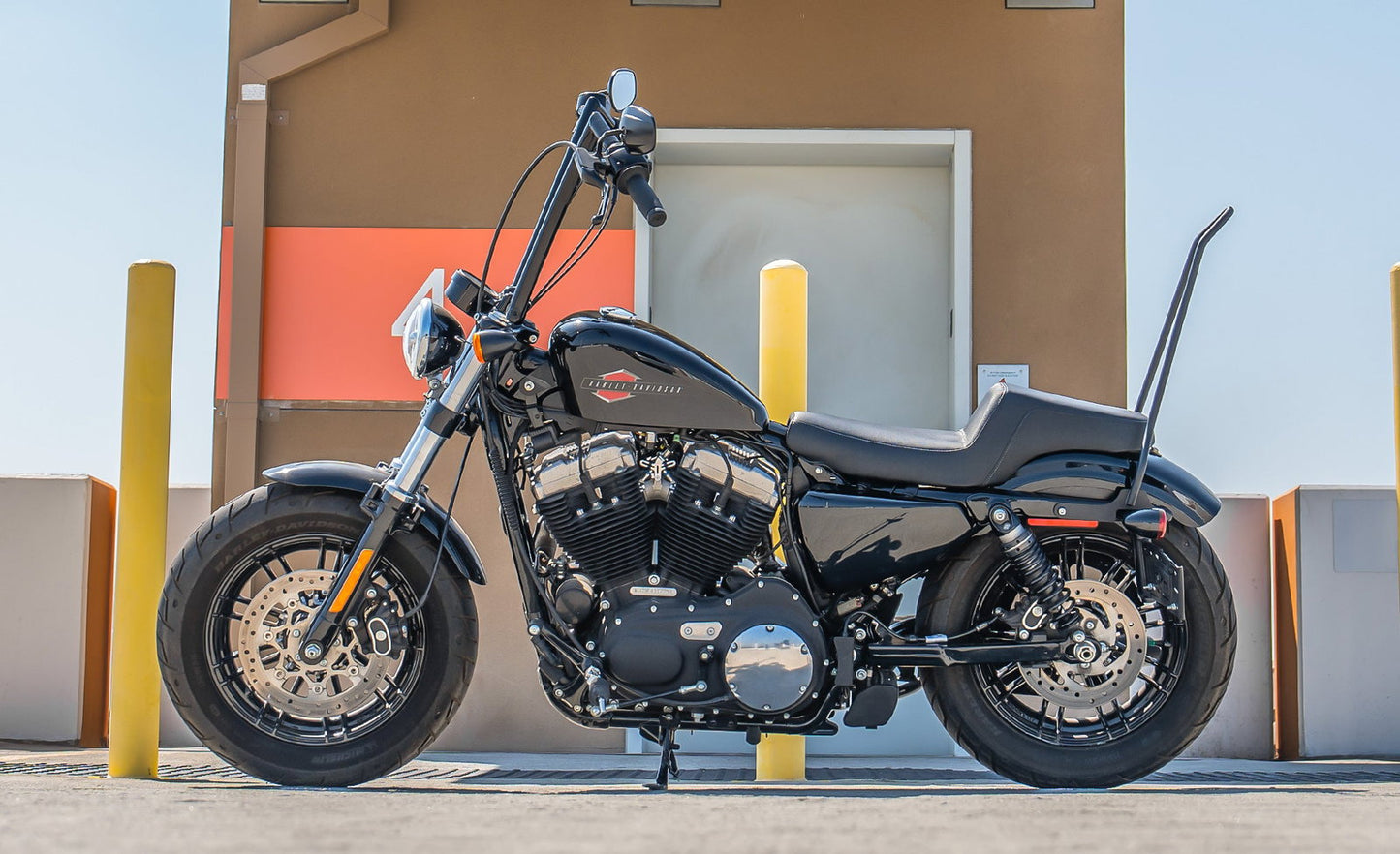 Iron Born Blade 25" Sissy bar para Harley Sportster Forty Eight Matte Black