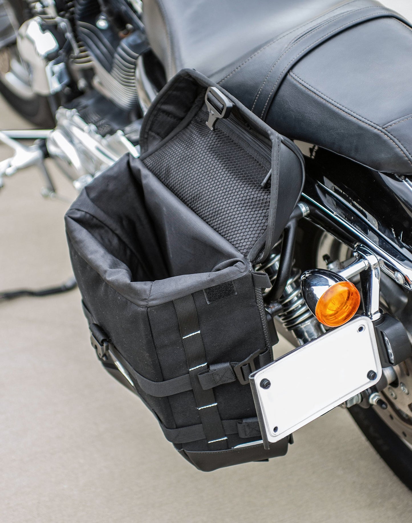 15L - Incognito Quick Mount Medium Solo Motocicleta Alforja (Left Only) para Harley Sportster 1200 Custom XL1200C/XLH1200C/XL50