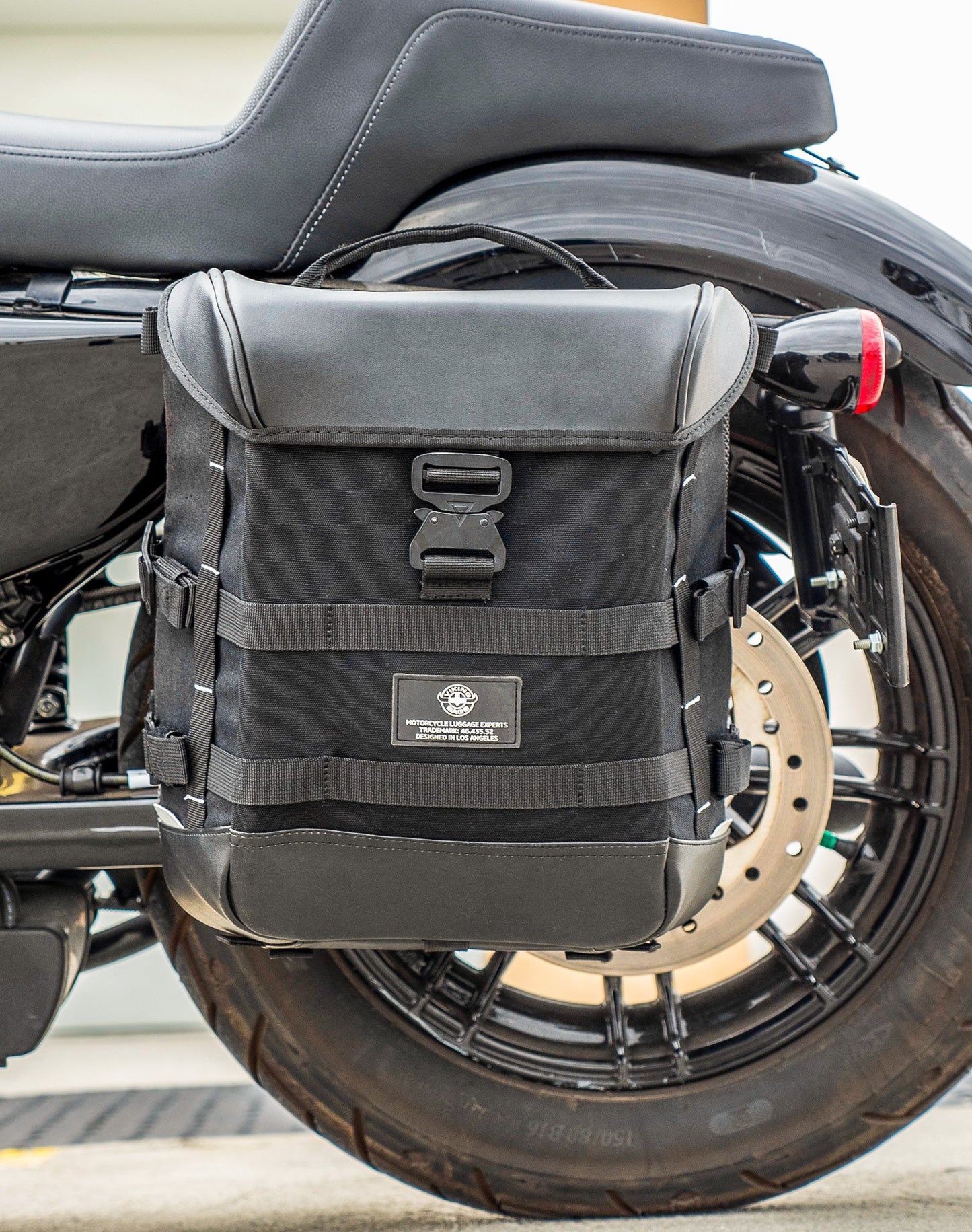 15L - Incognito Quick Mount Medium Solo Motocicleta Alforja (Left Only) para Harley Sportster Forty Eight XL1200X/XL1200XS