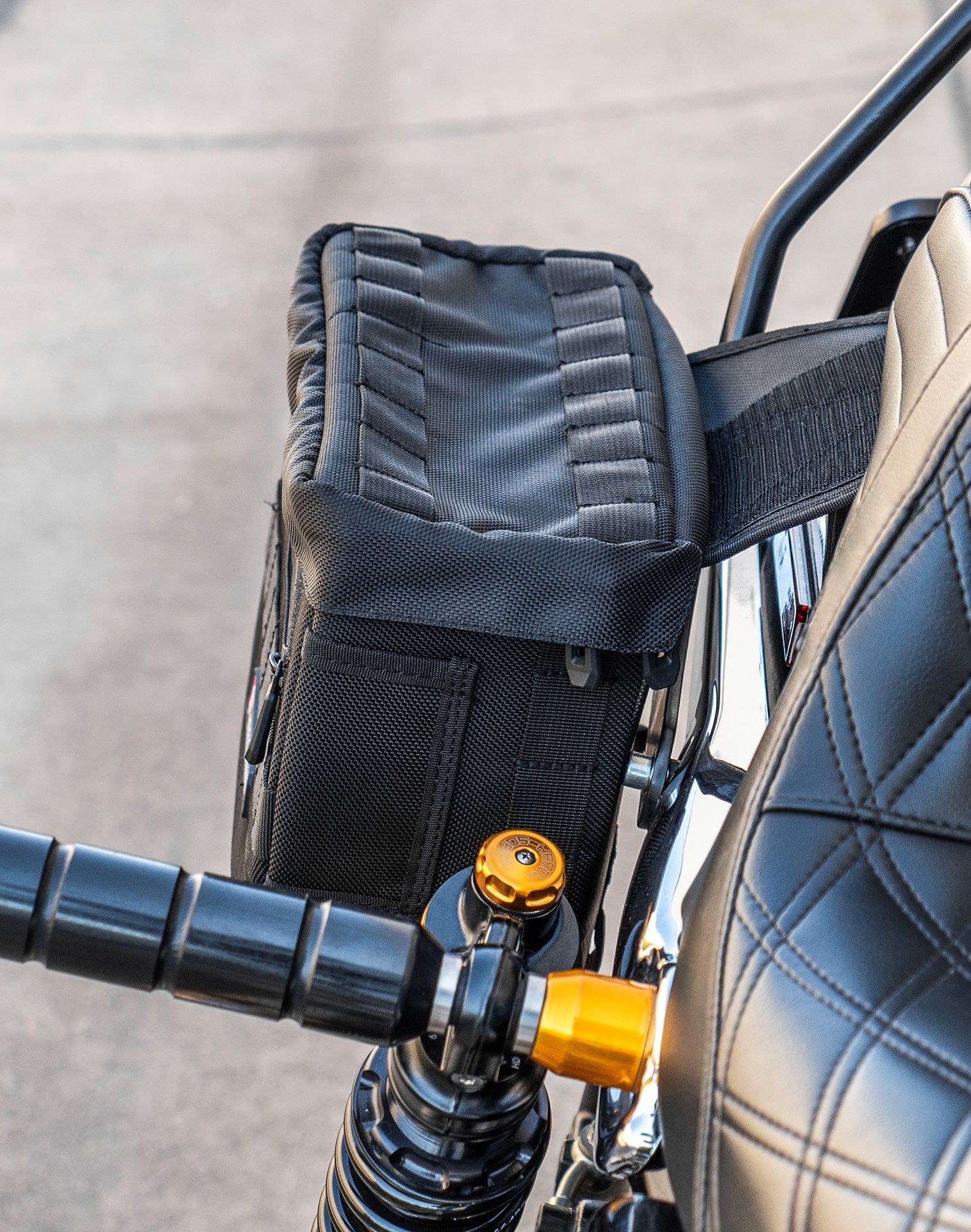 10L - Patriot Small Throw Over Alforjas para Harley Dyna Super Glide FXD/I