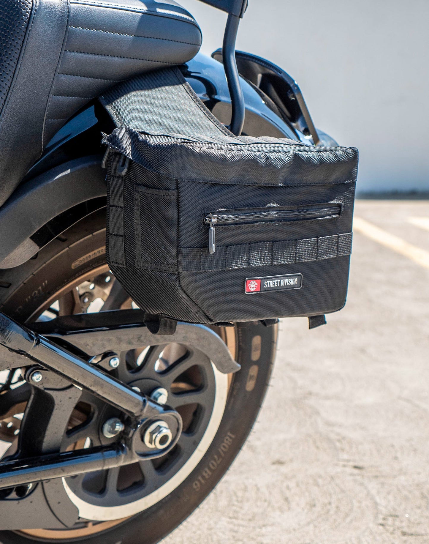 10L - Patriot Small Throw Over Alforjas para Harley Softail Low Rider S FXLRS