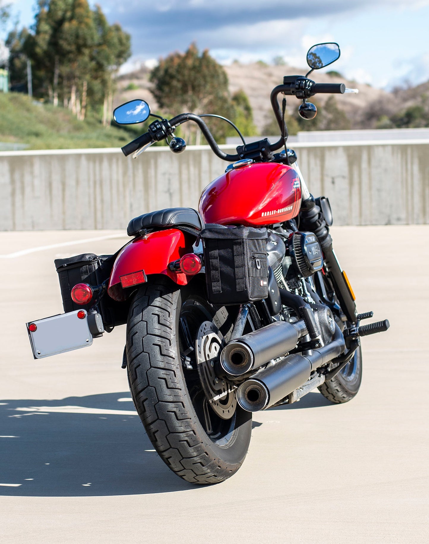 10L - Patriot Small Throw Over Alforjas para Harley Softail Street Bob FXBB/S