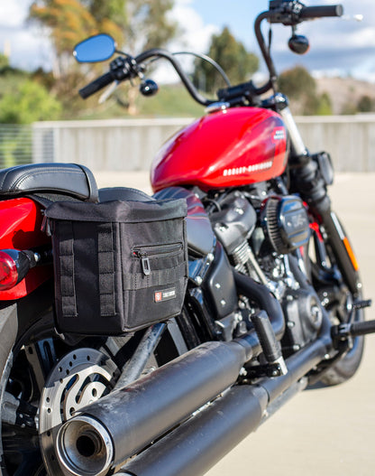 10L - Patriot Small Throw Over Alforjas para Harley Softail Street Bob FXBB/S
