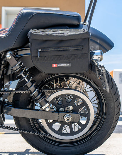 10L - Patriot Small Throw Over Alforjas para Harley Dyna Street Bob FXDB