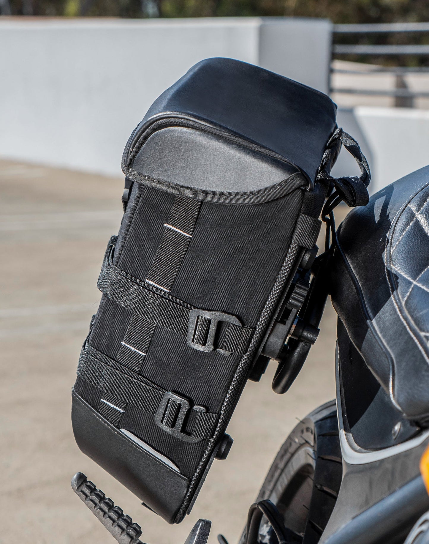 15L - Incognito Quick Mount Medium Ducati Scrambler (2014-17) Solo Alforja (Right Only)