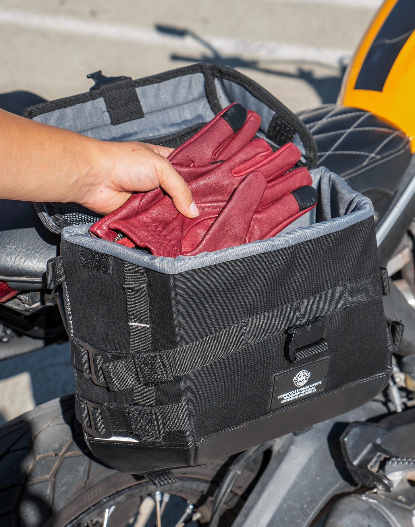 10L - Incognito Quick Mount Small Ducati Scrambler (2014-17) Solo Alforja (Right Only)