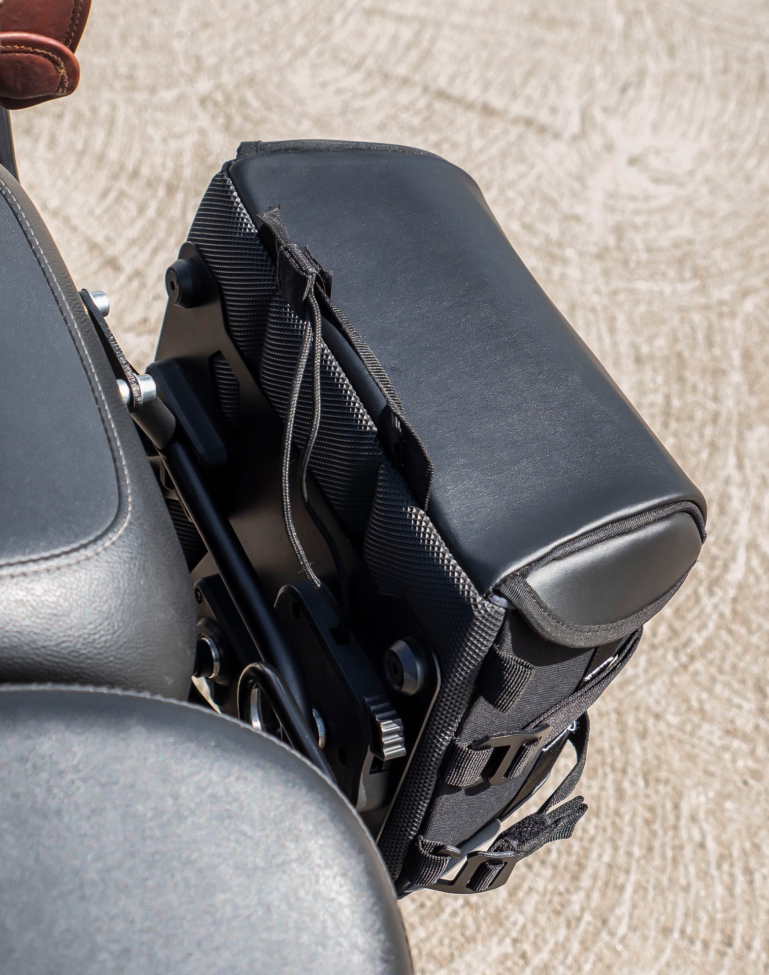 10L - Incognito Quick Mount Small Royal Enfield Classic 350 Solo Alforja (Left Only)