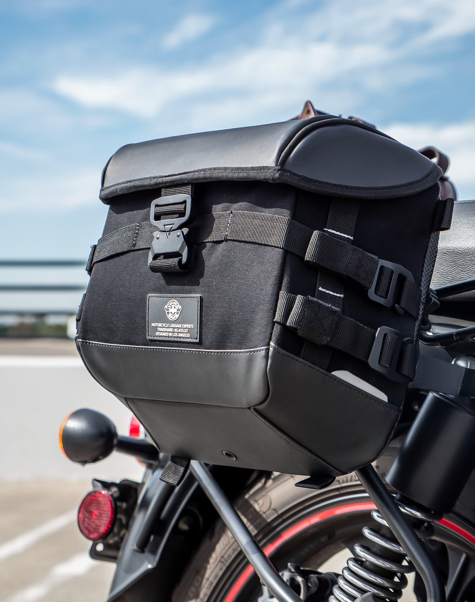 10L - Incognito Quick Mount Small Royal Enfield Classic 350 Solo Alforja (Right Only)