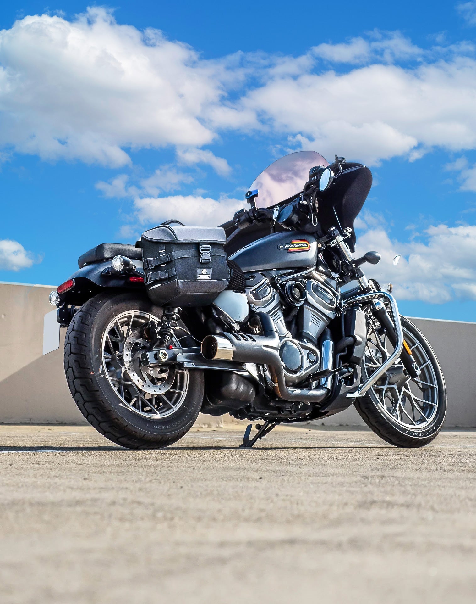 10L - Incognito Quick Mount Small Harley Sportster Nightster RH975/S Solo Alforja (Right Only)