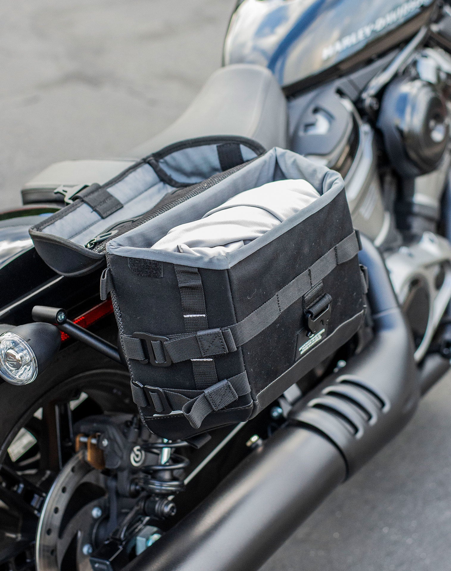 10L - Incognito Quick Mount Small Harley Sportster Nightster RH975/S Solo Alforja (Right Only)