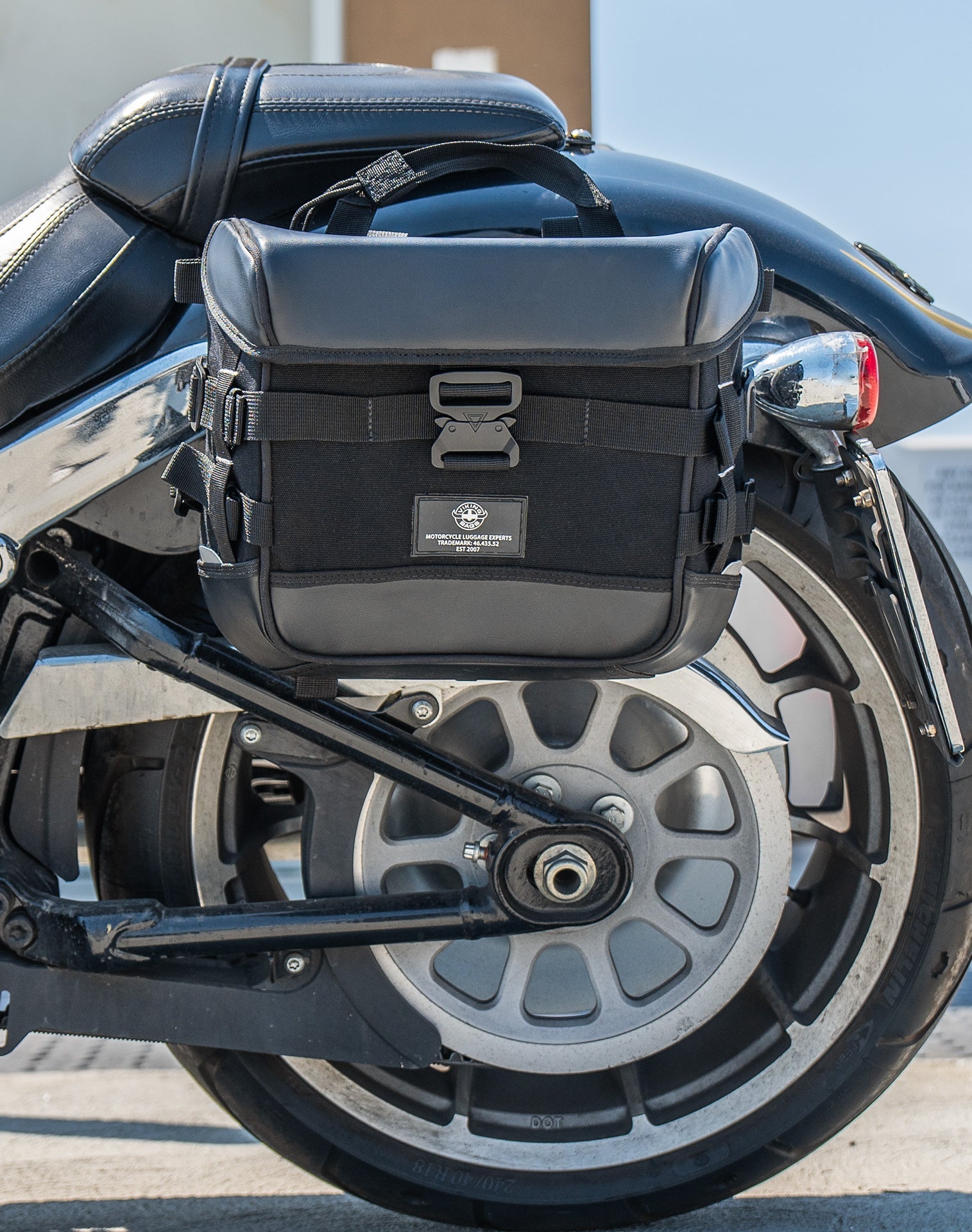 10L - Incognito Quick Mount Small Harley Softail Fat Boy FLFB/S Solo Alforja (Left Only)