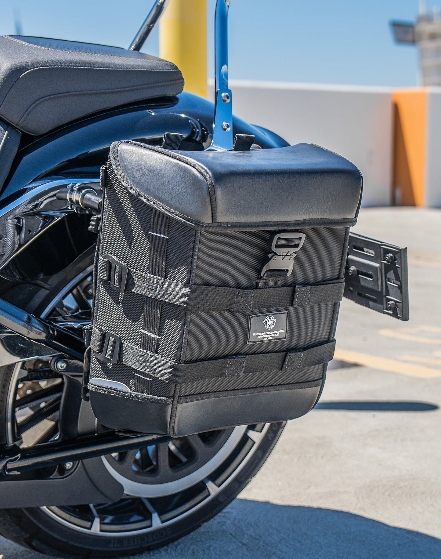 15L - Incognito Quick Mount Medium Harley Softail Breakout FXBR/S Solo Alforja (Left Only)