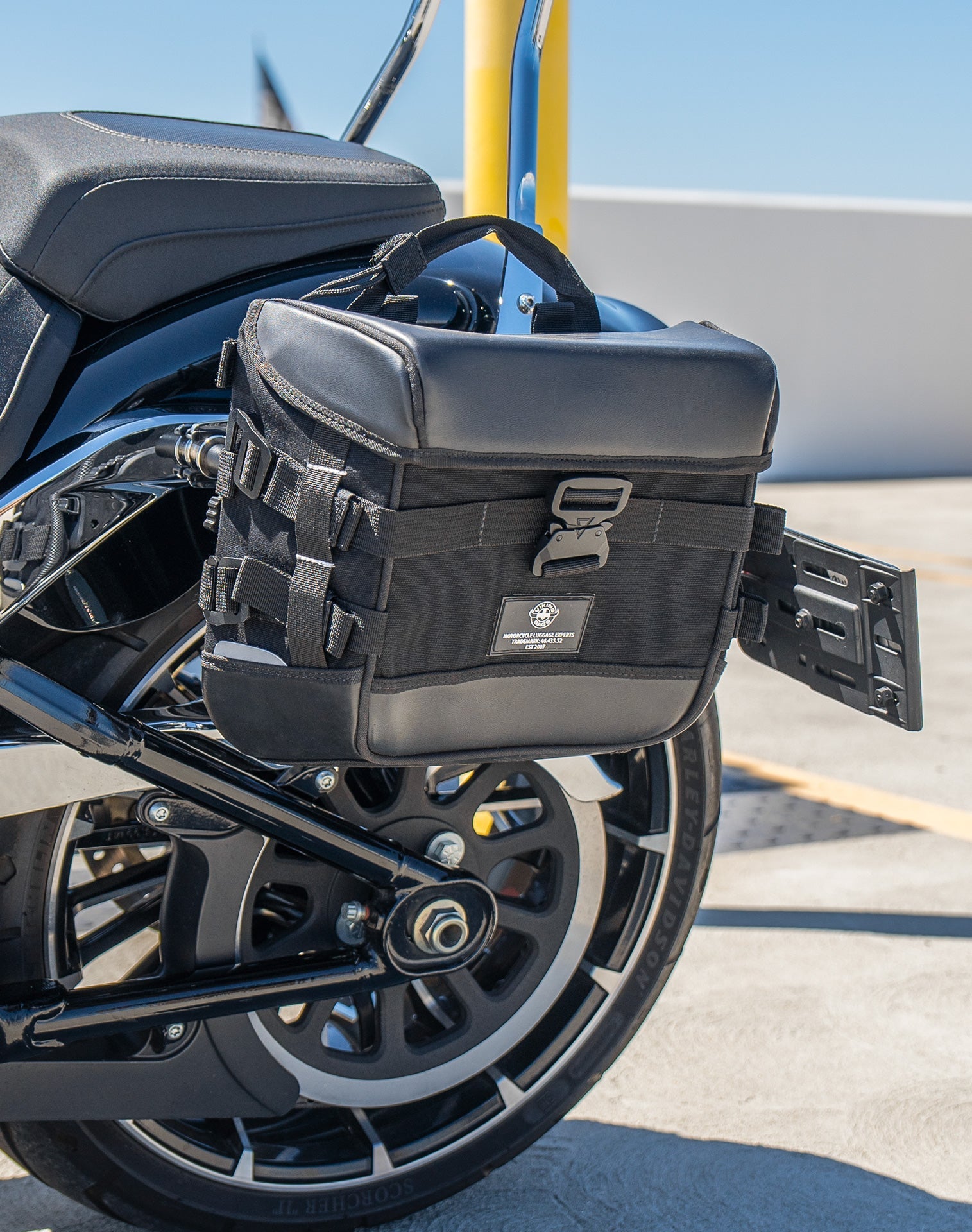 10L - Incognito Quick Mount Small Harley Softail Breakout FXBR/S Solo Alforja (Left Only)