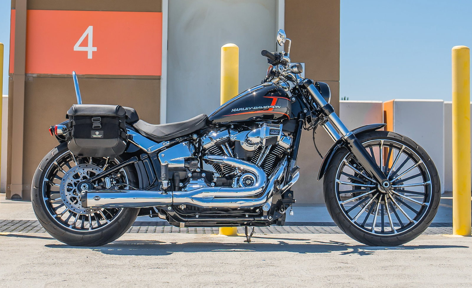 10L - Incognito Quick Mount Small Harley Softail Breakout FXBR/S Solo Alforja (Right Only)