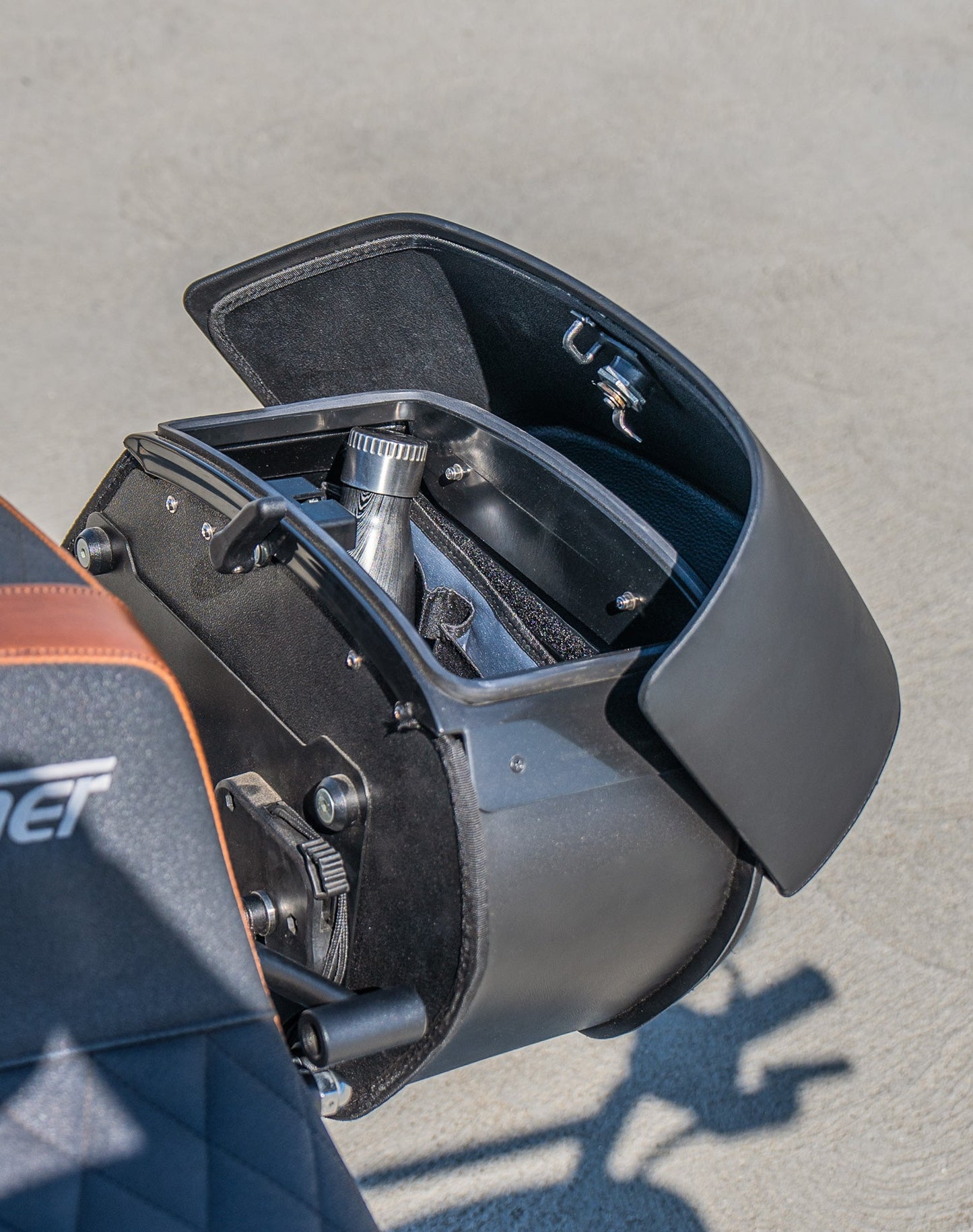 28L - Baelor Medium Quick Mount Motocicleta Alforjas para Harley Dyna Super Glide FXD/I