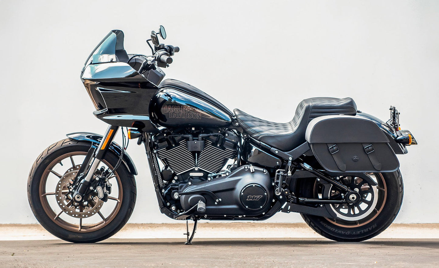 28L - Baelor Medium Quick Mount Motocicleta Alforjas para Harley Softail Low Rider ST FXLRST