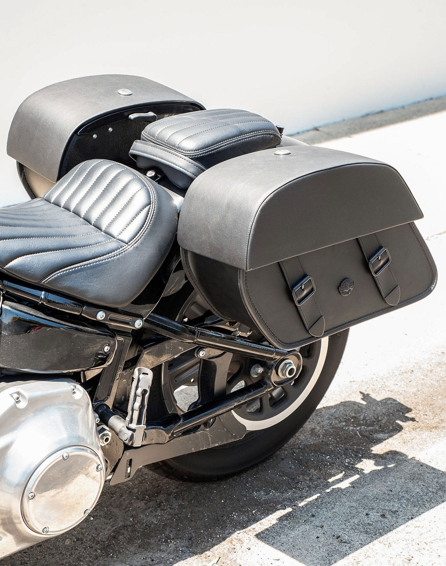 28L - Baelor Medium Quick Mount Motocicleta Alforjas para Harley Softail Standard FXST
