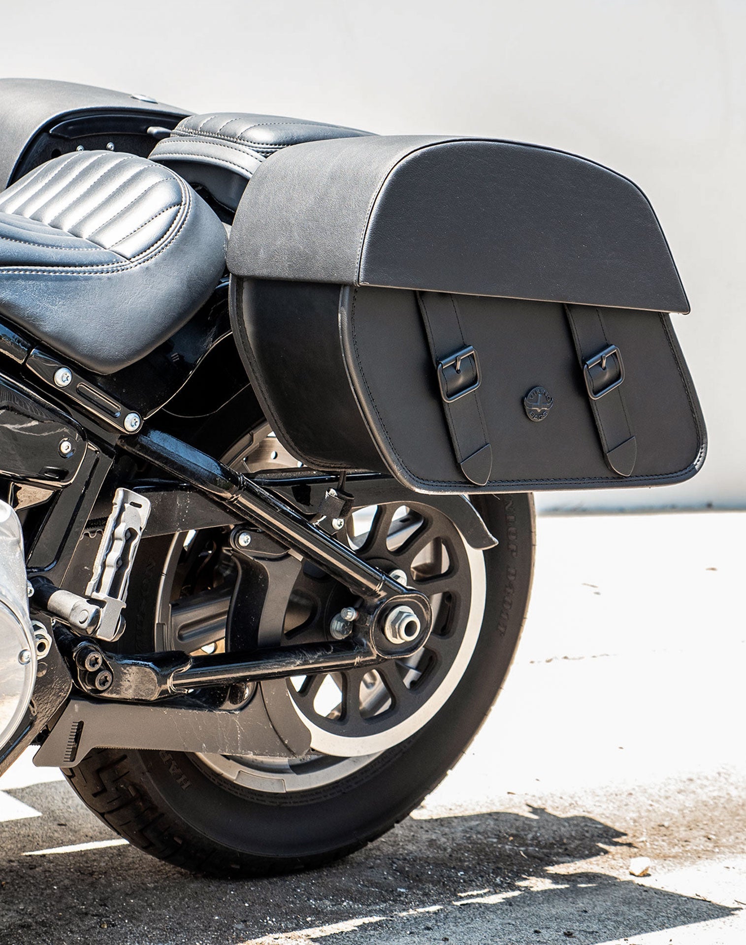 28L - Baelor Medium Quick Mount Motocicleta Alforjas para Harley Softail Standard FXST