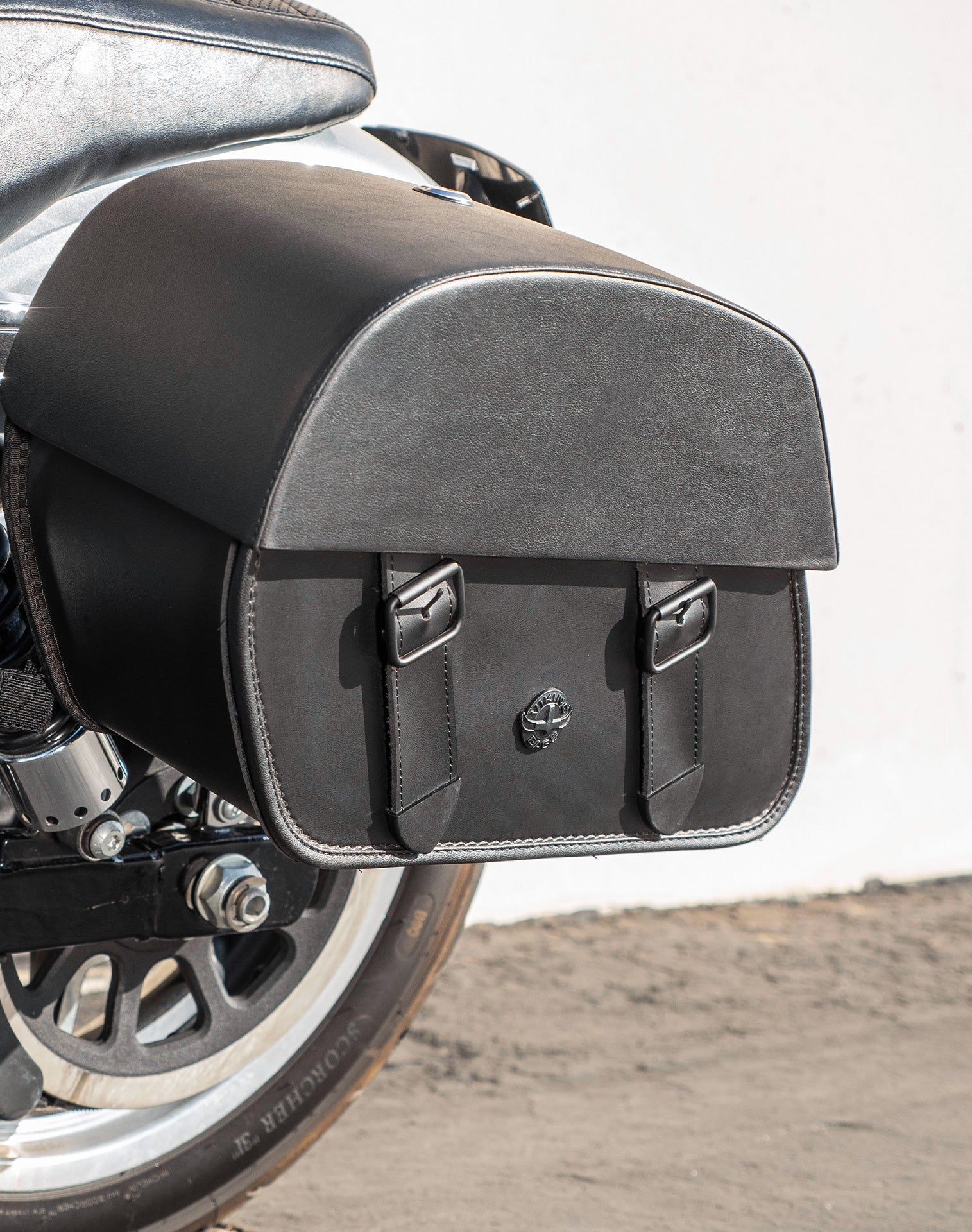 28L - Baelor Medium Quick Mount Motocicleta Alforjas para Harley Davidson Dyna Low Rider FXDL/I