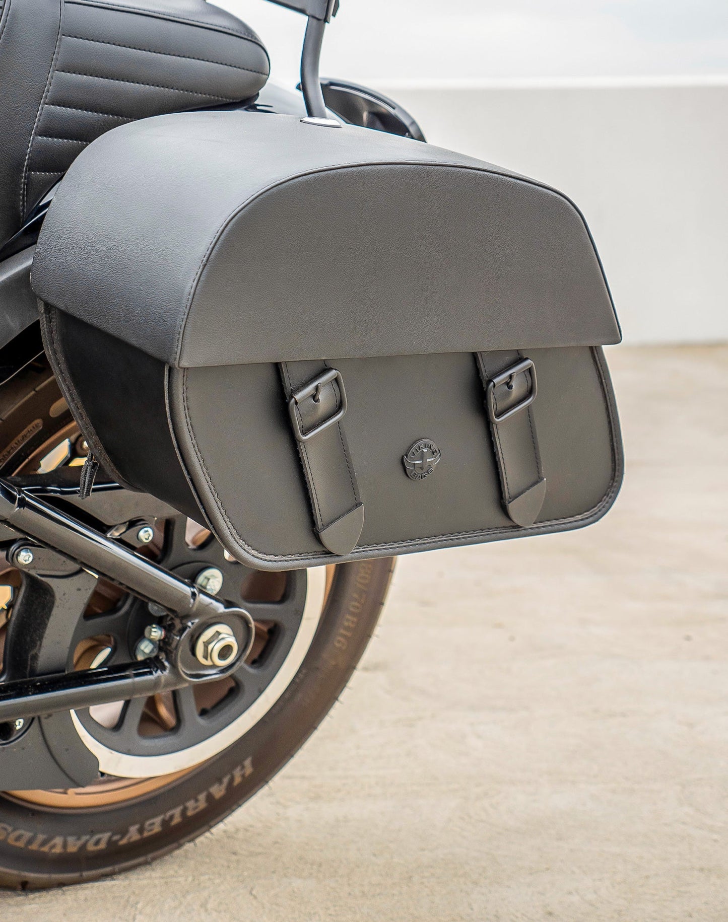 28L - Baelor Medium Quick Mount Motocicleta Alforjas para Harley Softail Low Rider S FXLRS