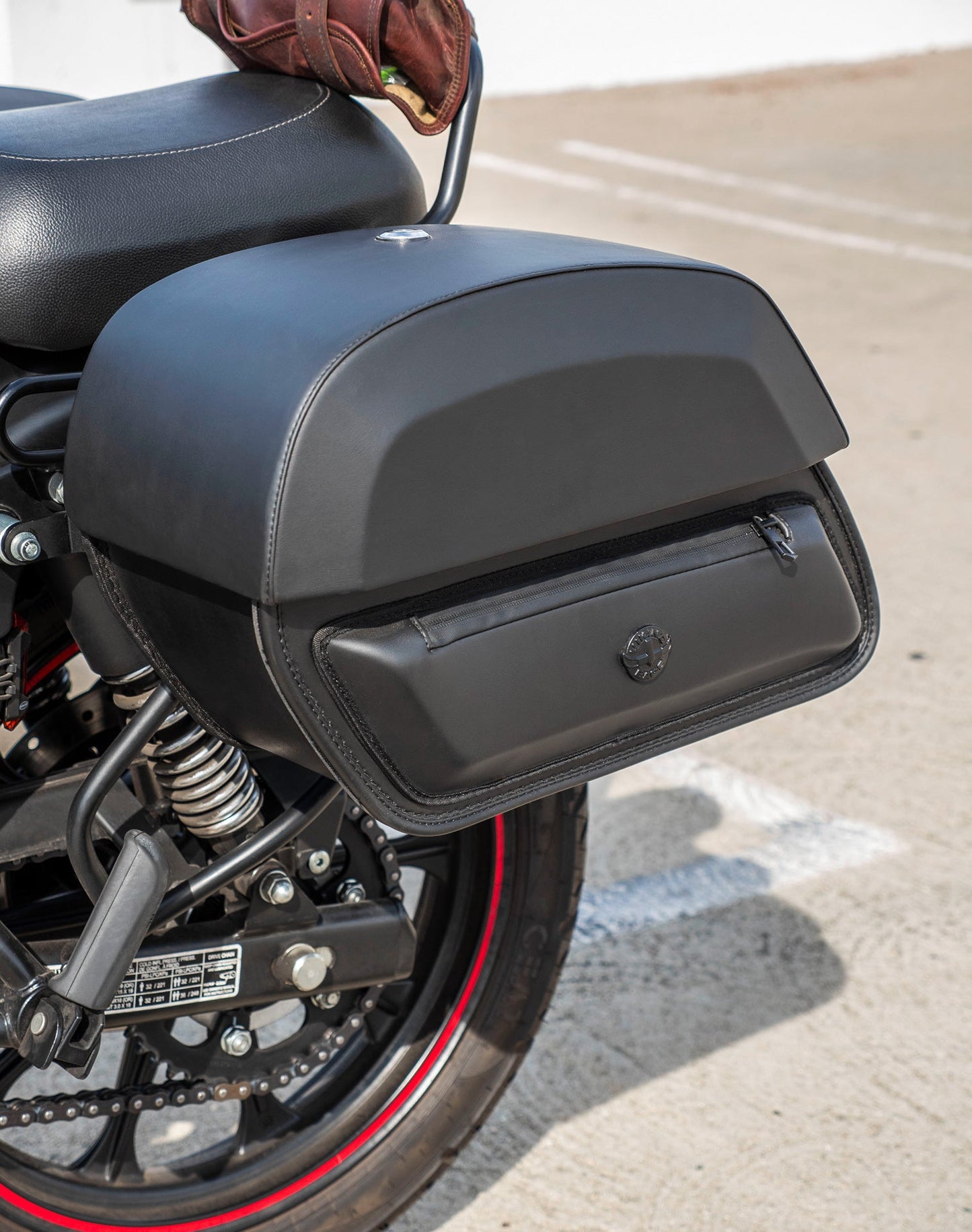 28L - Pantheon Medium Quick Mount Royal Enfield Classic 350 Motocicleta Alforjas