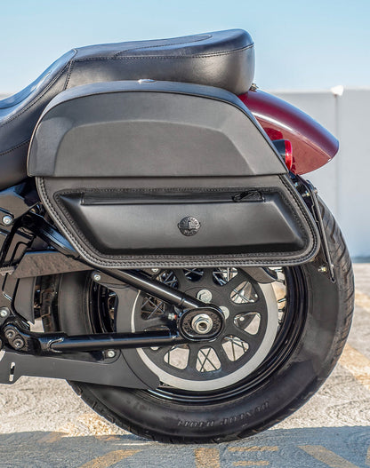 28L - Pantheon Medium Quick Mount Motocicleta Alforjas para Harley Softail Slim FLSL