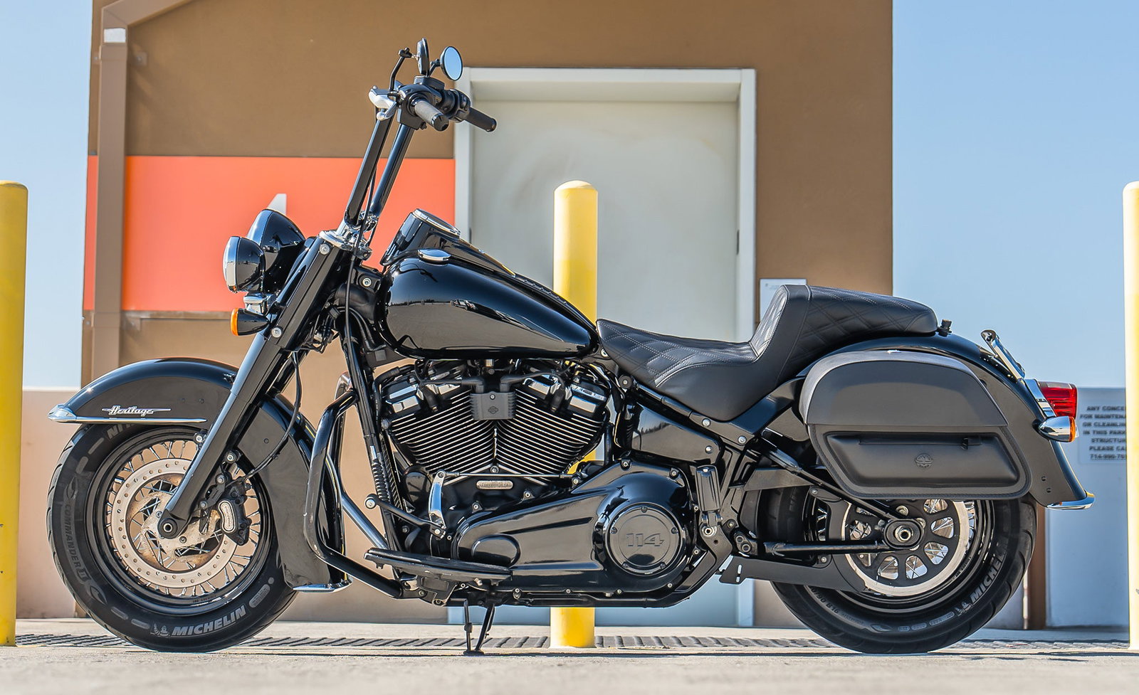 28L - Pantheon Medium Quick Mount Motocicleta Alforjas para Harley Softail Heritage FLHC/S