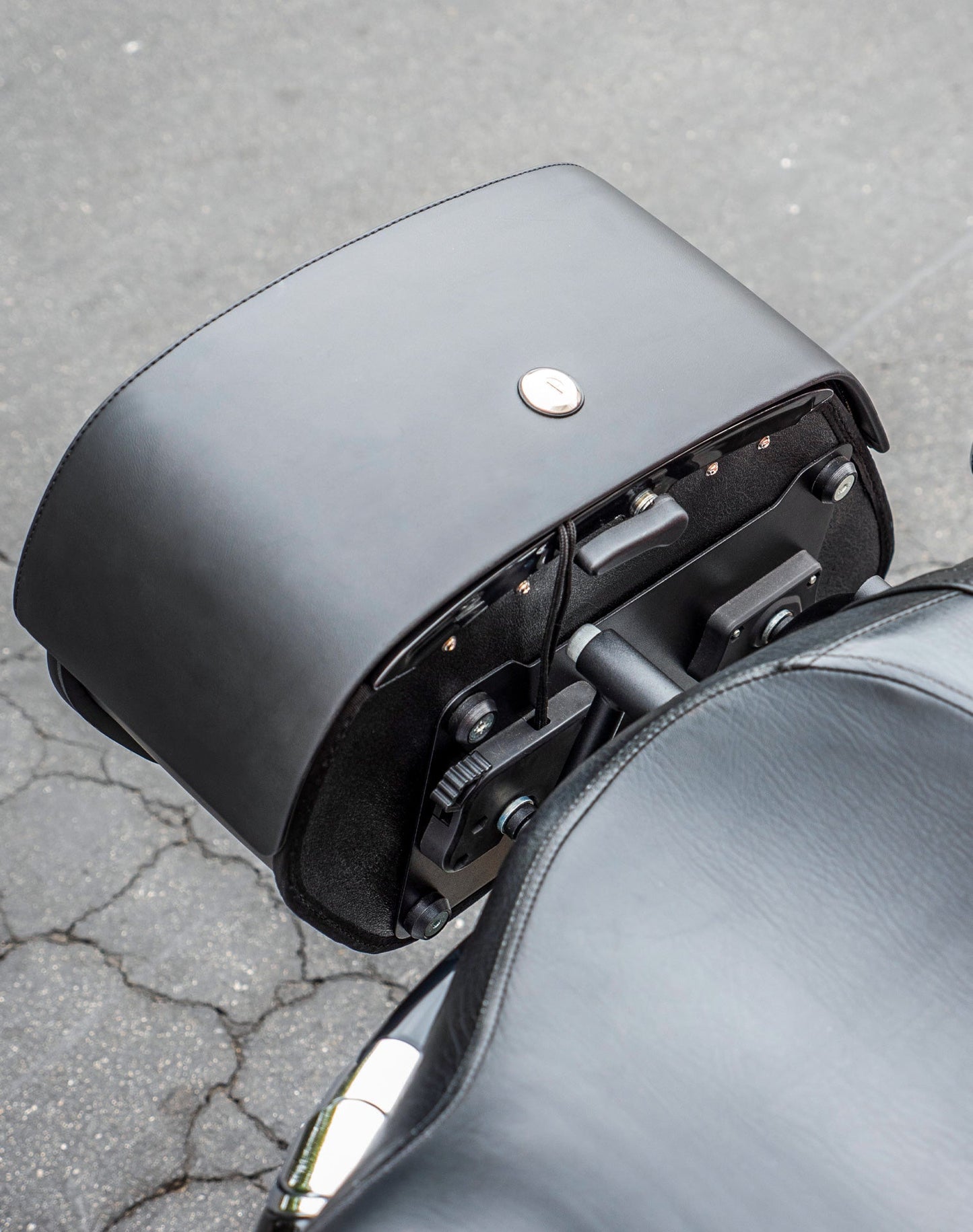 28L - Pantheon Medium Quick Mount Motocicleta Alforjas para Harley Sportster 1200 Low XL1200L