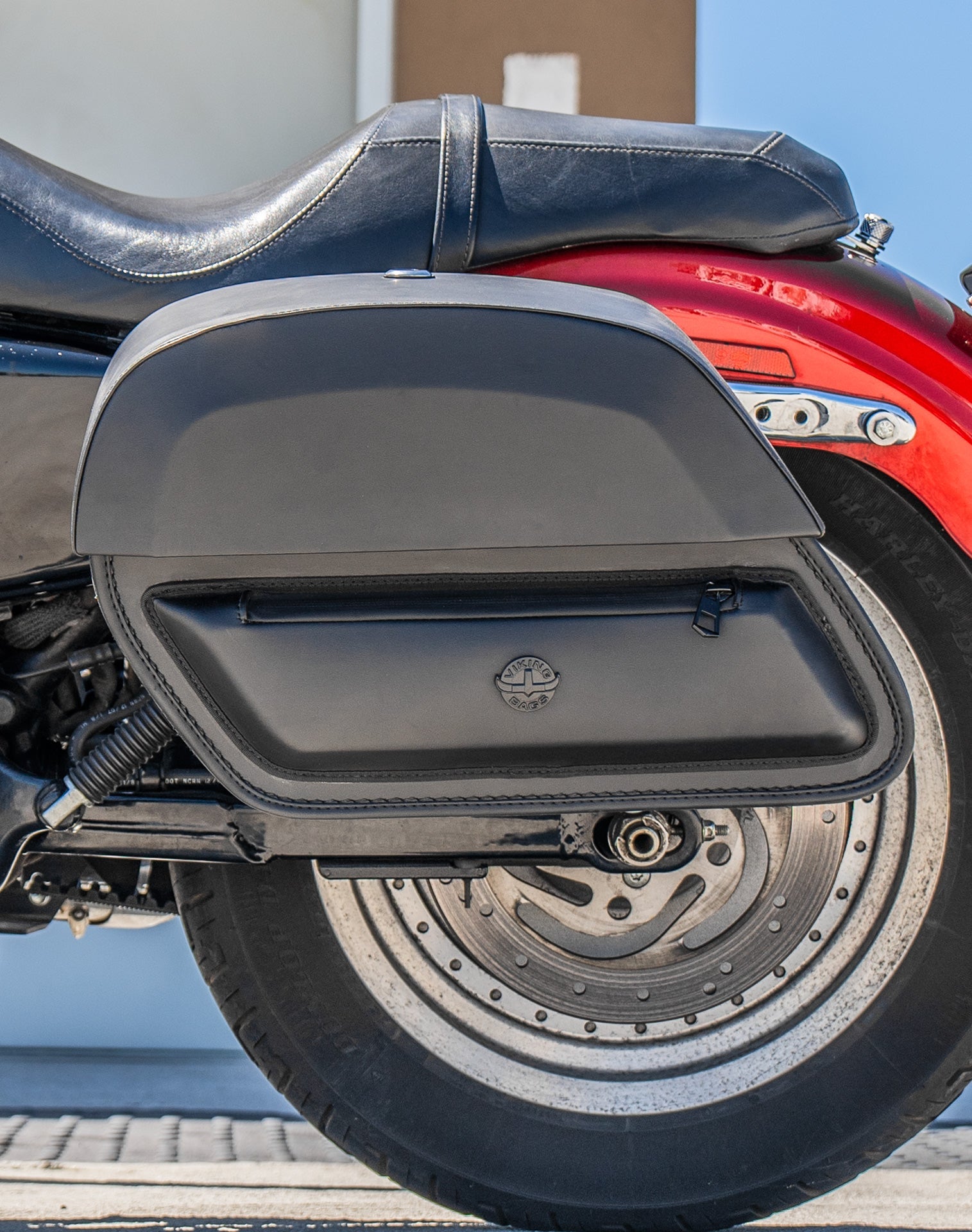 28L - Pantheon Medium Quick Mount Motocicleta Alforjas para Harley Sportster 883 Custom XL883C/XLH883C