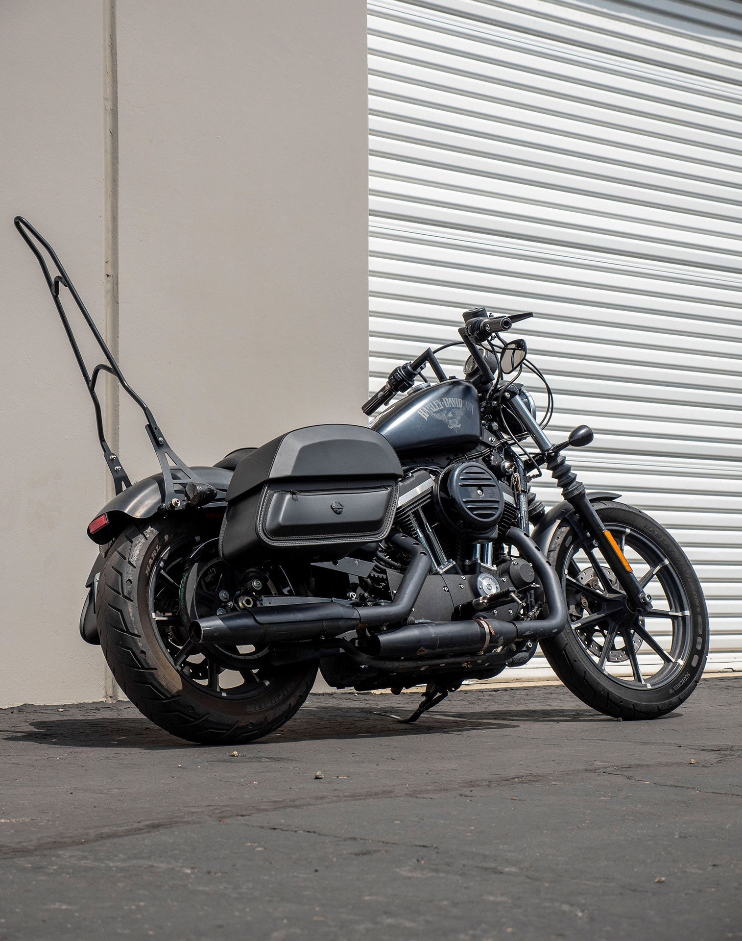 28L - Pantheon Medium Quick Mount Motocicleta Alforjas para Harley Sportster 883 Iron XL883N