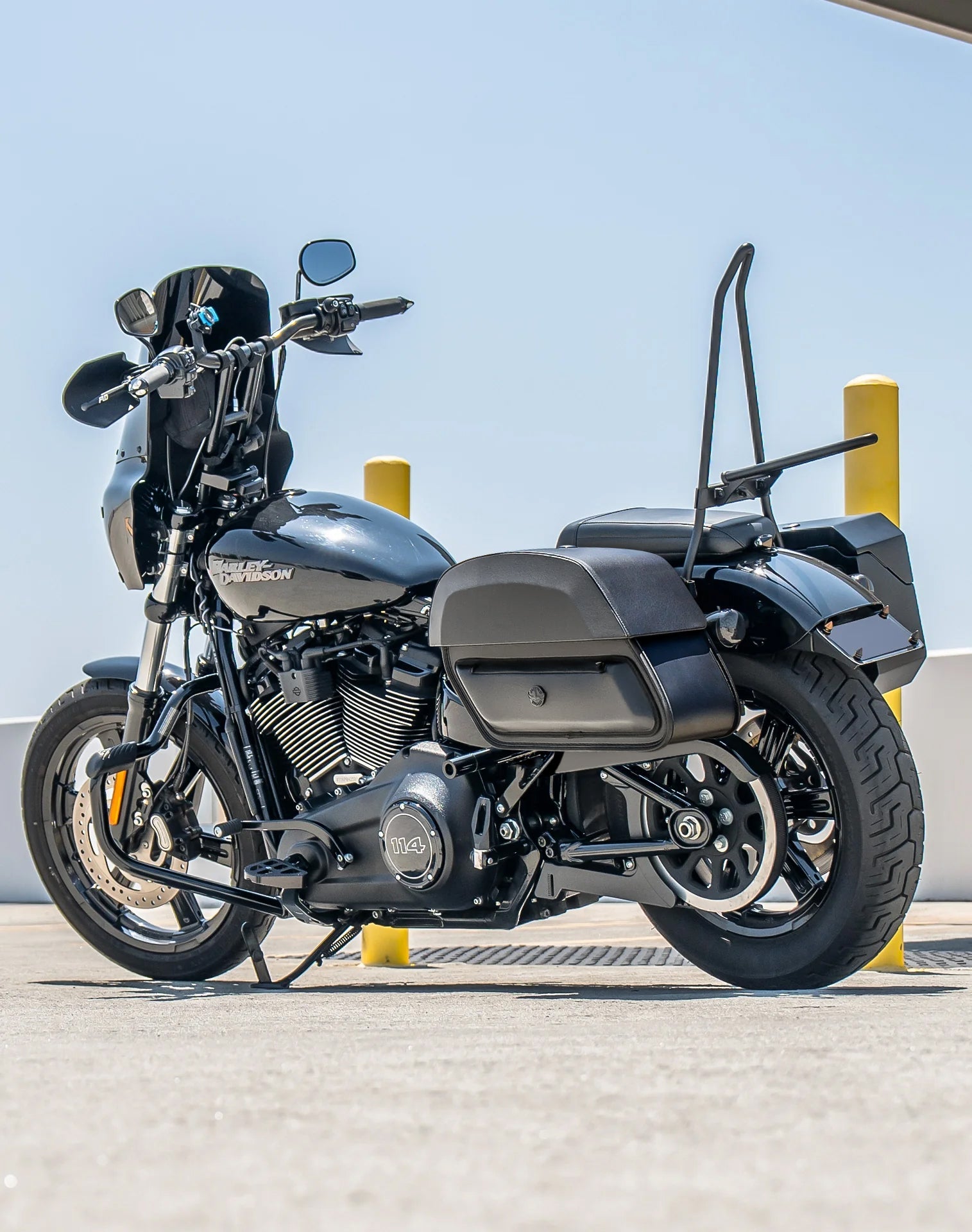 28L - Pantheon Medium Quick Mount Motocicleta Alforjas para Harley Softail Street Bob FXBB/S
