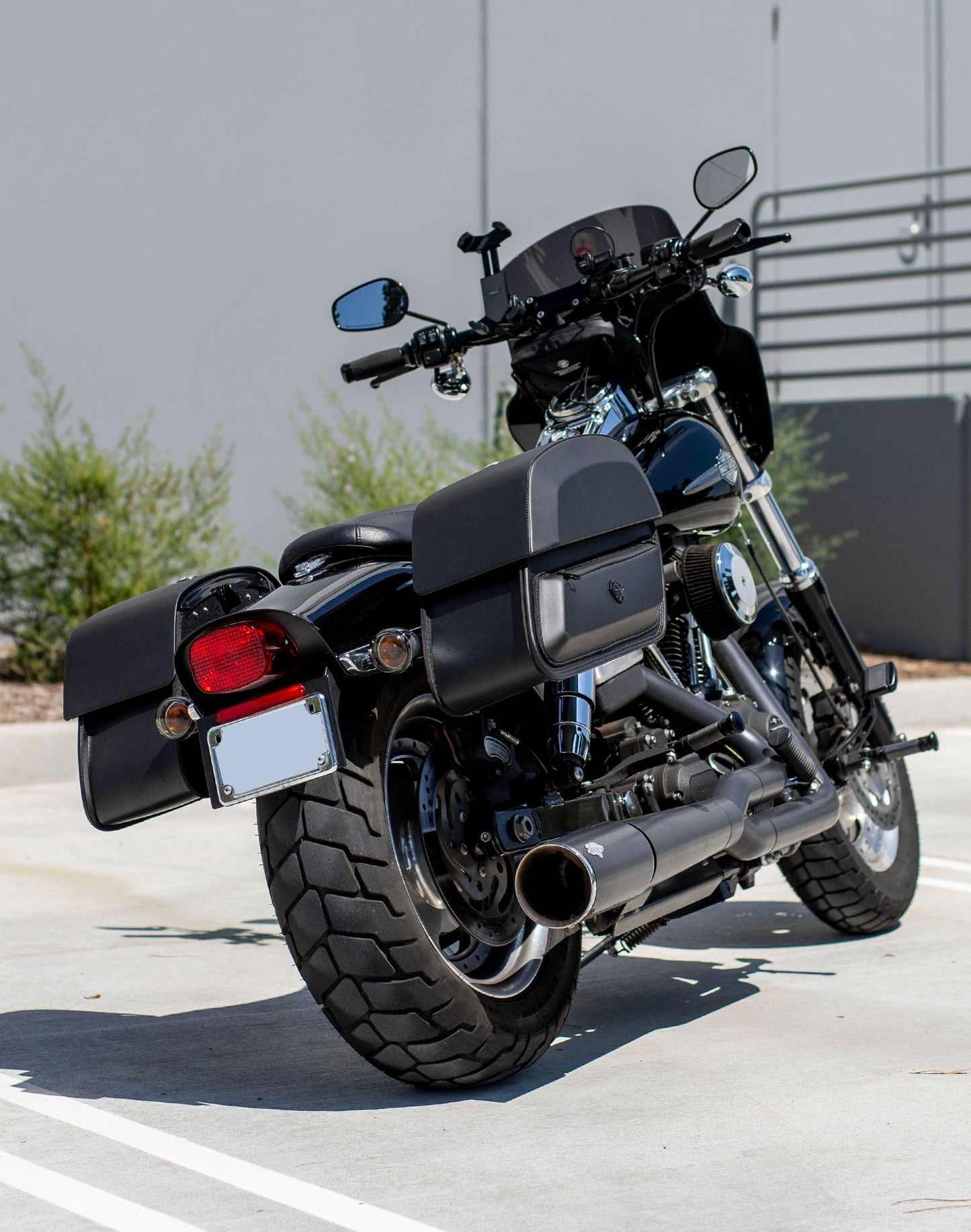 28L - Pantheon Medium Quick Mount Motocicleta Alforjas para Harley Davidson Dyna Fat Bob FXDF/SE