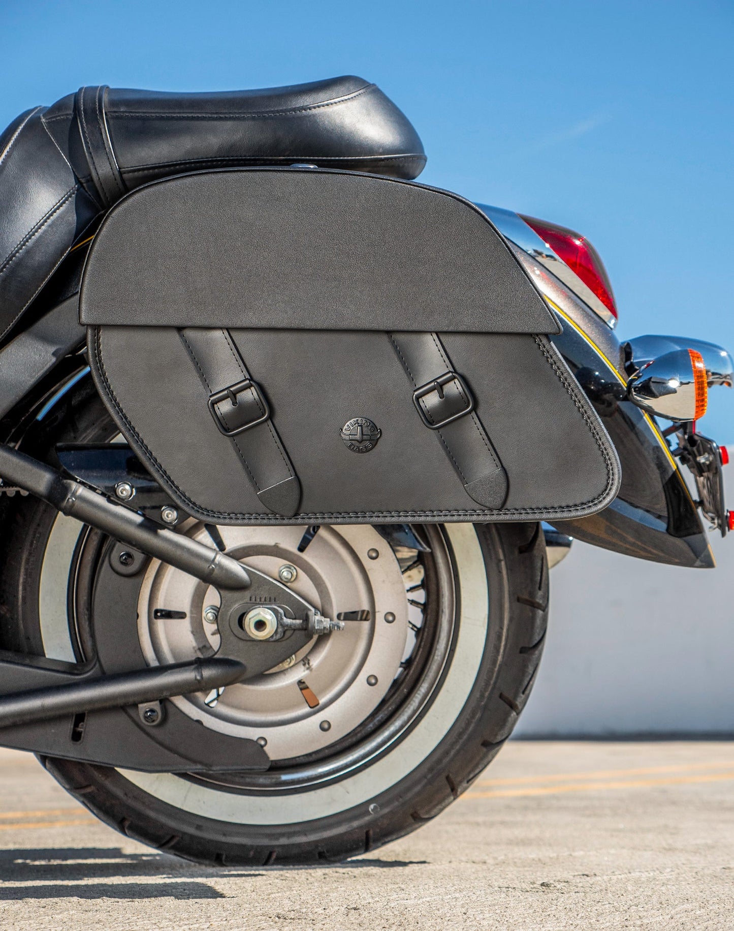28L - Baelor Medium Quick Mount Kawasaki Vulcan 900 Classic VN900 Motocicleta Alforjas