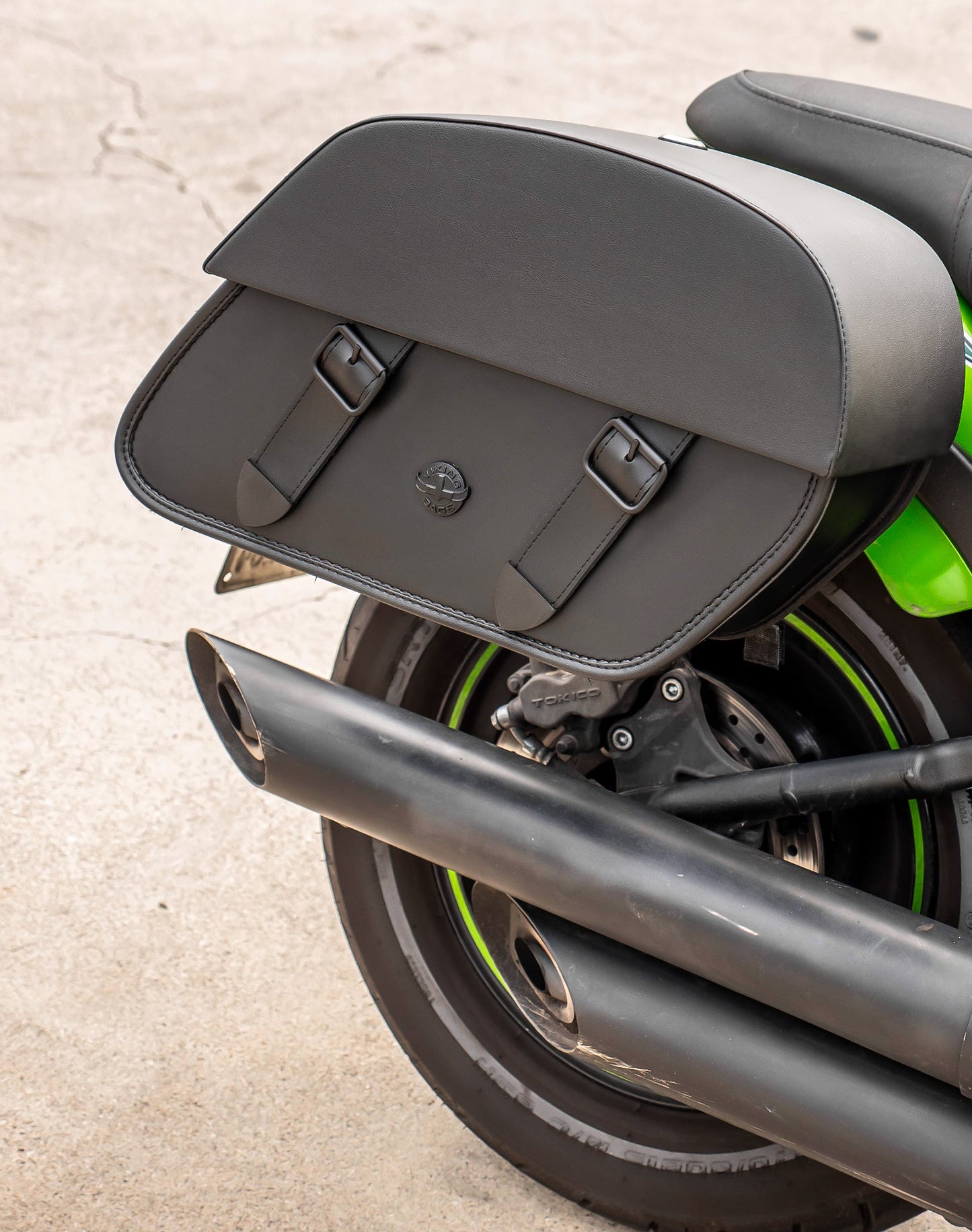 28L - Baelor Medium Quick Mount Kawasaki Vulcan 900 Custom VN900C Motocicleta Alforjas