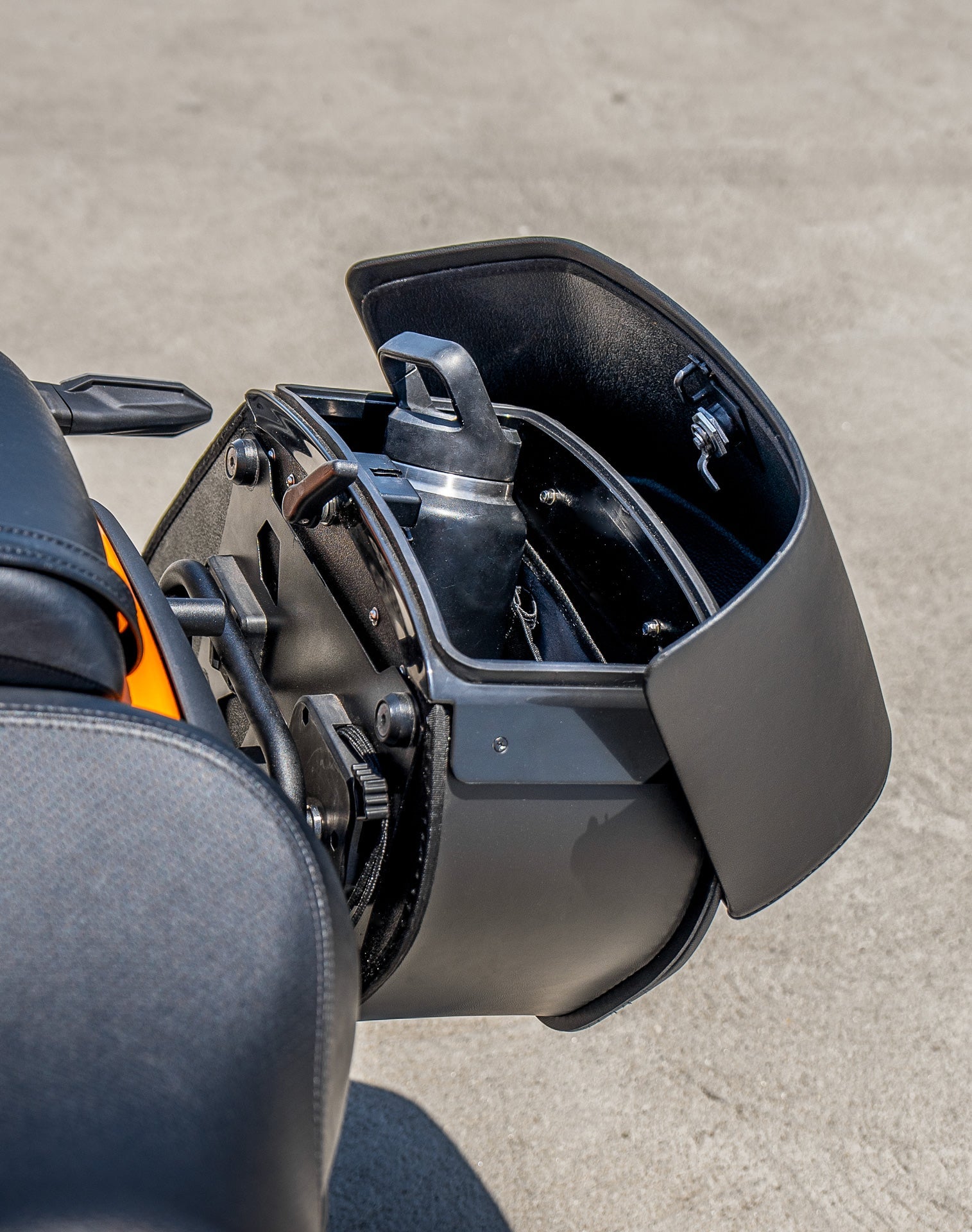28L - Baelor Medium Quick Mount Kawasaki Eliminator 450 Motocicleta Alforjas