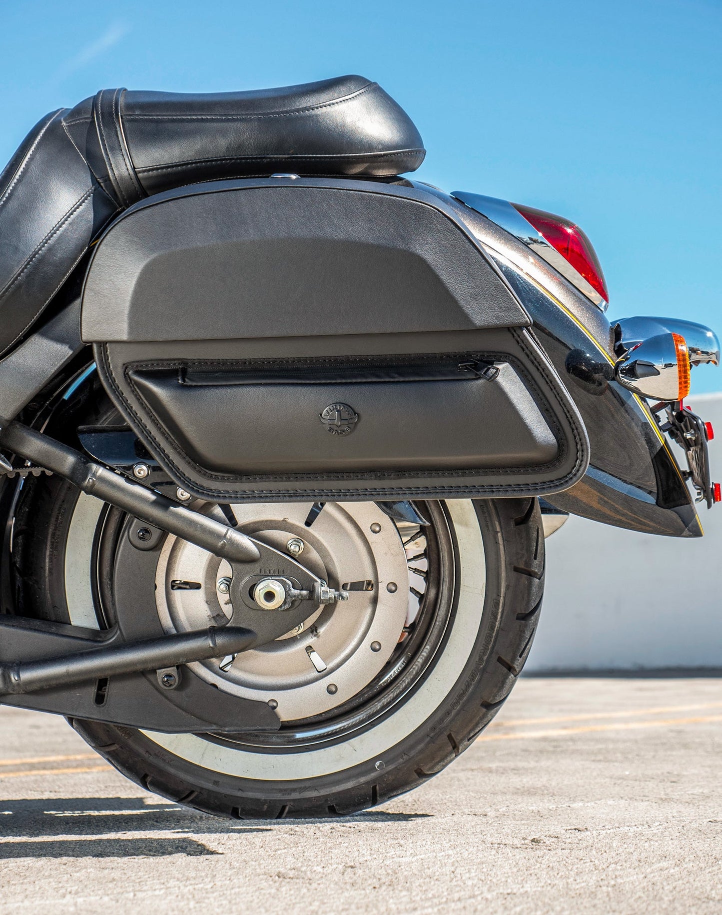 28L - Pantheon Medium Quick Mount Kawasaki Vulcan 900 Classic VN900 Motocicleta Alforjas