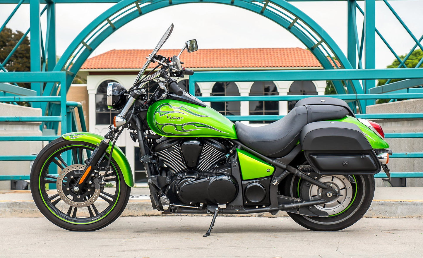 28L - Pantheon Medium Quick Mount Kawasaki Vulcan 900 Custom VN900C Motocicleta Alforjas