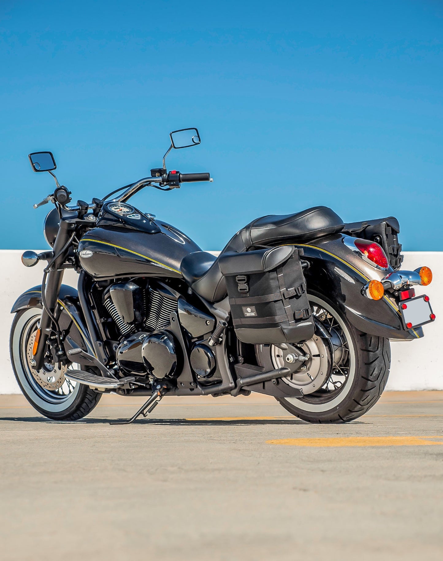 15L - Incognito Quick Mount Medium Kawasaki Vulcan 900 Classic VN900 Solo Alforja (Left Only)