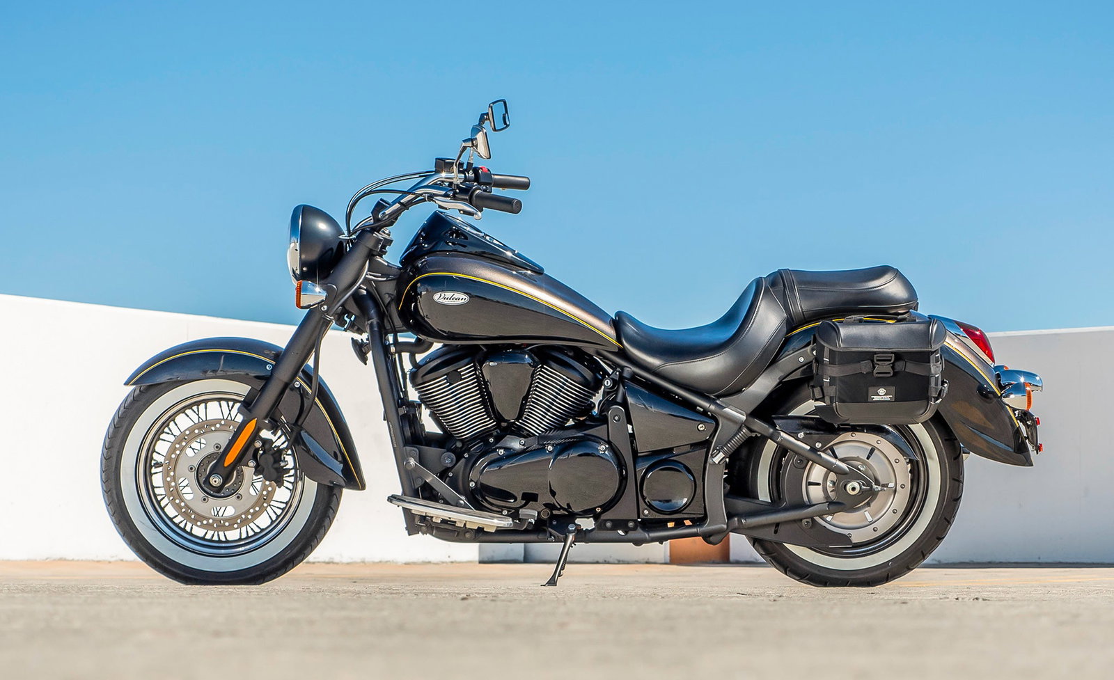 10L - Incognito Quick Mount Small Kawasaki Vulcan 900 Classic VN900 Solo Alforja (Left Only)