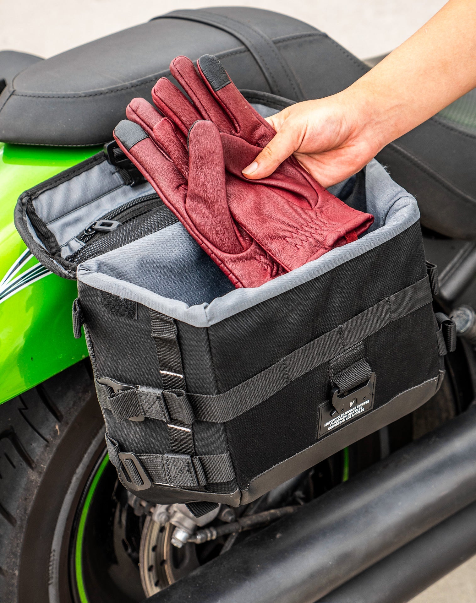 10L - Incognito Quick Mount Small Kawasaki Vulcan 900 Custom VN900C Solo Alforja (Right Only)