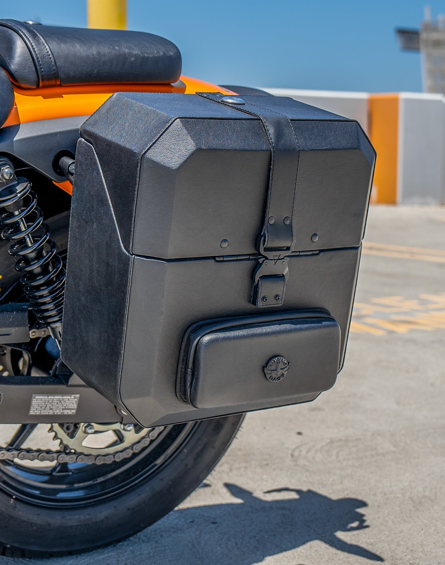 15L - Outlaw Quick Mount Medium Kawasaki Eliminator 450 Hard Solo Alforja (Left Only)