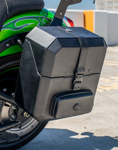 15L - Outlaw Quick Mount Medium Kawasaki Vulcan 900 Custom Hard Solo Alforja (Left Only)
